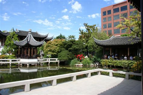 Daffodils & Daydreams: Garden Visit – Lan Su Chinese Garden in Portland, Oregon