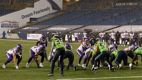 Seattle Seahawks' defense comes up with clutch fourth-and-short stop