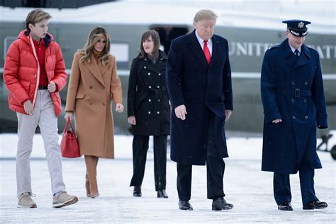 Donald Trump Height / Donald trump and justin trudeau shake hands before meeting on the ...