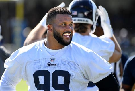 Aaron Donald: A rising star of the Rams and Pittsburgh - Sportszion