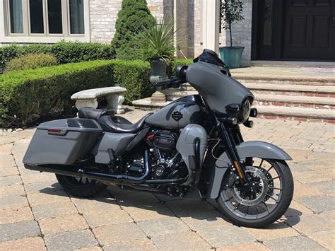 2018 Harley-Davidson® FLHXSE CVO® Street Glide® for Sale in U SADDLE RIVER , NJ (Item 966046)