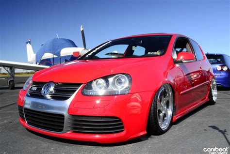 Red VW Golf Mk5 R32 with silver wheels | VW Golf Tuning