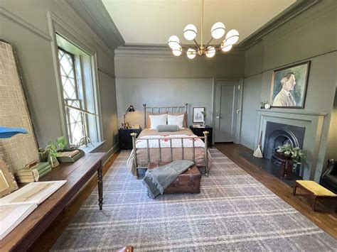 Joanna Gaines + Latest Fixer Upper House: The Castle 2/2