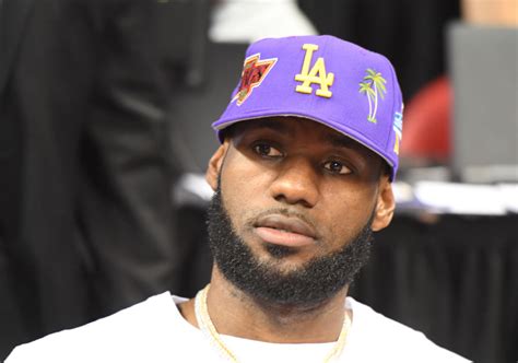 LeBron James Appears To Illegally Stream NBA Game Using StreamEast ...