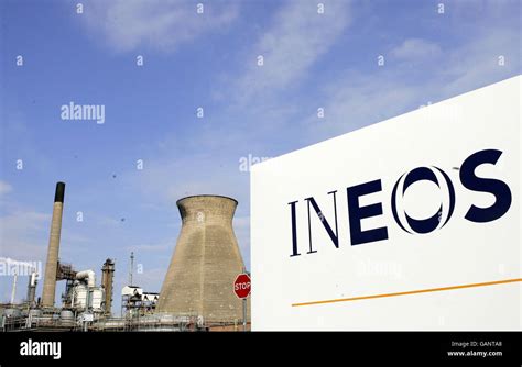 Oil refinery strike. The Ineos refinery at Grangemouth, Scotland Stock ...