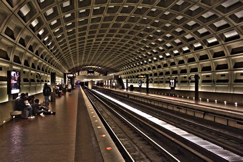 2010 11 14 - 1247-1249 - Crystal City - Metro Station | Flickr