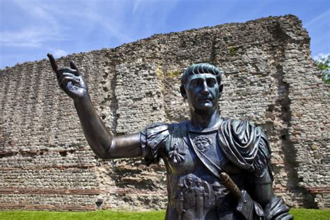 London Roman Wall - History and Facts | History Hit