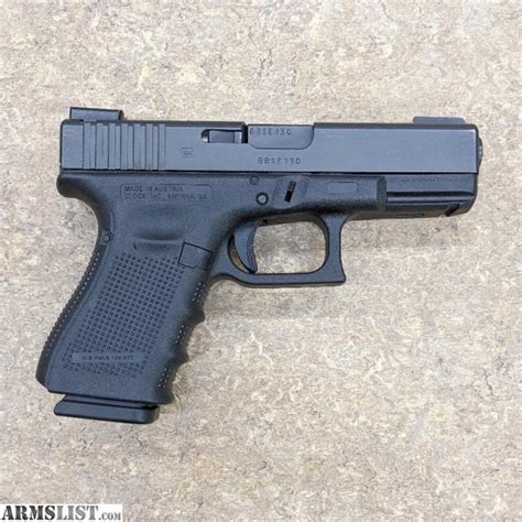 ARMSLIST - For Sale: Glock 19 Gen 4 with Fiber Optic Sights - PPS004712