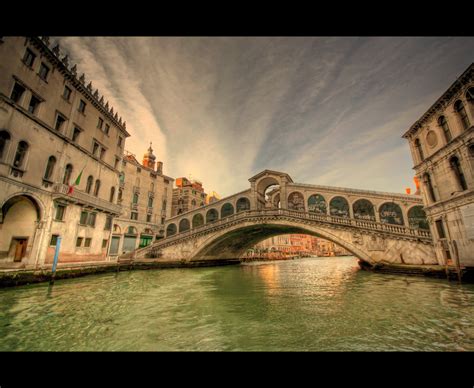 Rialto Bridge: Venice and the magic of a city on water