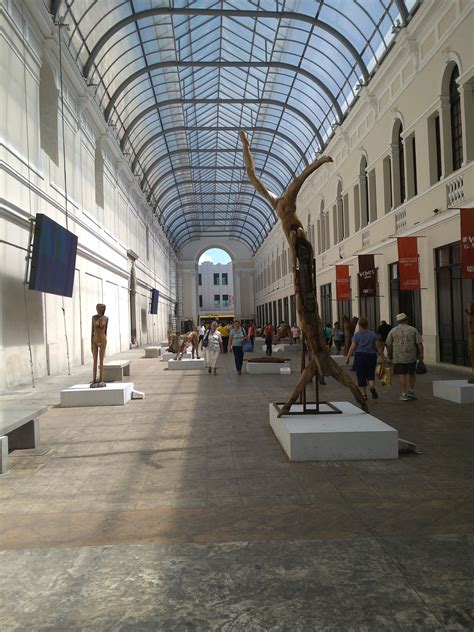 Corredor del Museo Macay y la Catedral de Mérida. | Museos, Merida, Ciudad blanca