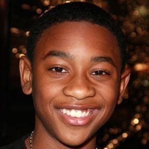 Justin Martin (Stage Actor) - Age, Family, Bio | Famous Birthdays