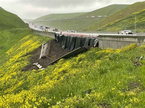 Retaining wall of Interstate 580 at Altamont Pass collapses down hill