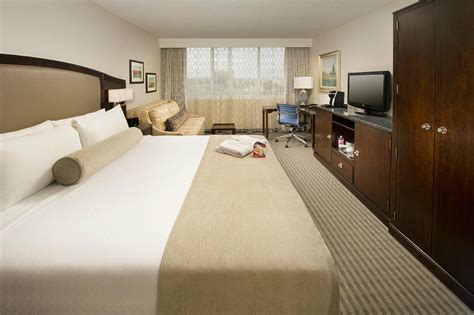 Crowne Plaza Seattle Airport, an IHG Hotel Rooms: Pictures & Reviews - Tripadvisor