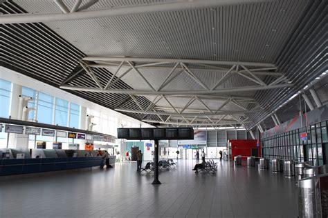 File:Inside Sofia Airport 20090409 033.JPG - Wikimedia Commons