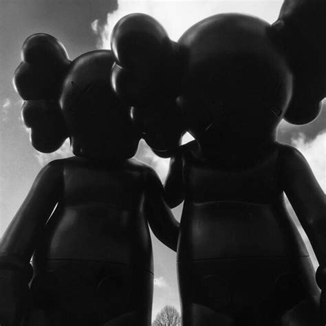 Kaws street art | Street art, Pop art, Art