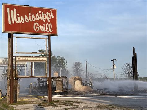 Firefighters from both sides of the river respond to Mississippi Grill ...