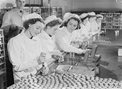 WOMEN ON THE HOME FRONT 1939 - 1945 | Imperial War Museums