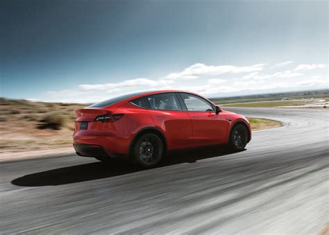 Tesla reduce prețurile pentru Model Y și în România. Cât costă SUV-ul electric la noi în țară?