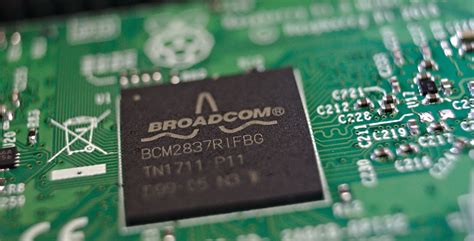 Broadcom increases Qualcomm acquisition offer to $121 billion USD