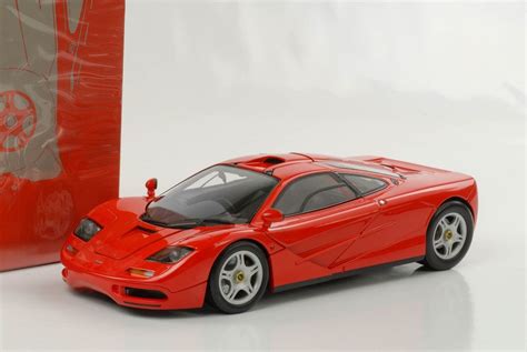 1/18 Minichamps McLaren F1 (Red) Diecast Car Model - LIVECARMODEL.com