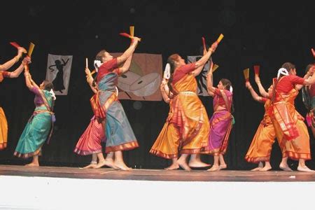 Kolattam : A folk dance of Tamilnadu & Andhra Pradesh with sticks – The Cultural Heritage of India