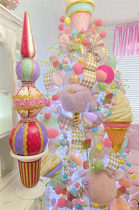 20+30+ Candyland Christmas Decorations Ideas