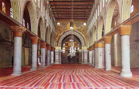 Masjid Al Aqsa Interior