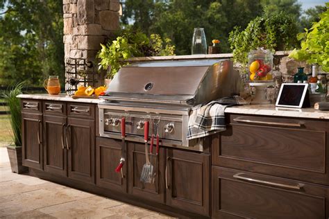 What's Hot: TREX Outdoor Cabinets