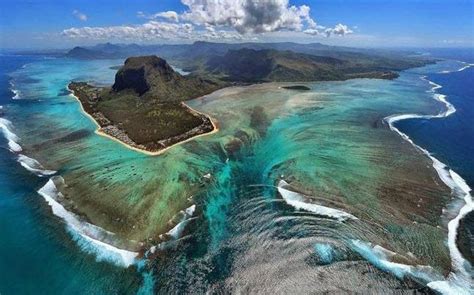 Have you seen this underwater waterfall on your visit to Mauritius?