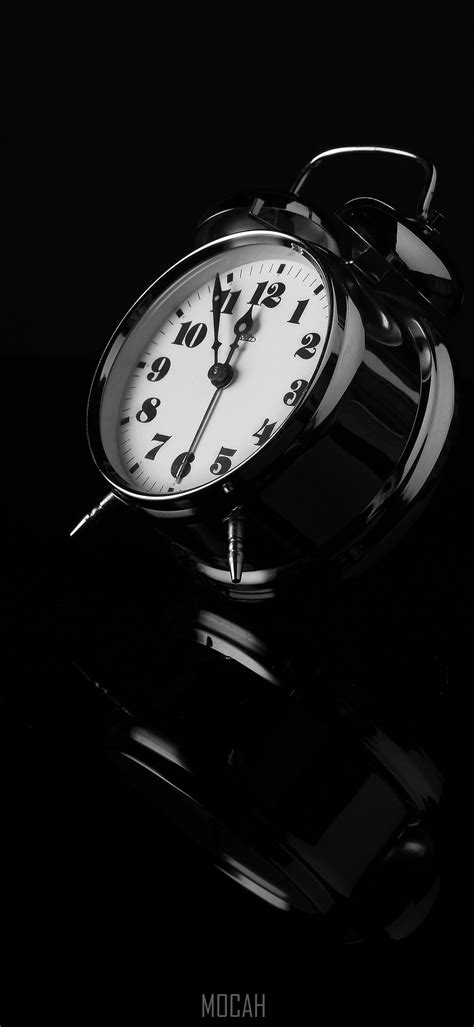 alarm clock black and white reflection clock dial, Vivo iQOO Neo 855 Racing screensaver ...