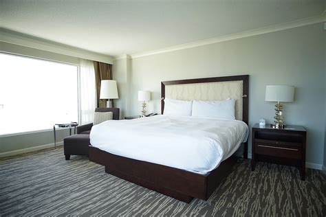 Plan Your Perfect Vancouver Staycation at the Fairmont Waterfront Hotel - PURPLECHIVES