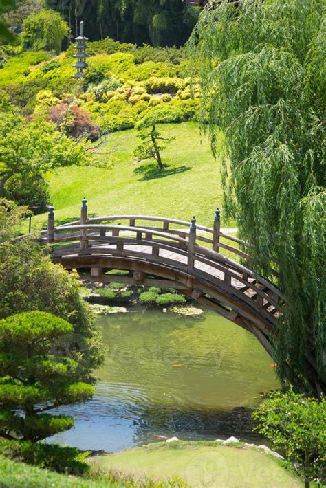 Beautiful Japanese Garden with Pond and Bridge. 16418811 Stock Photo at ...