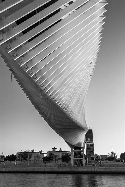 Bridge on a Dubai Water Canal Stock Photo - Image of channel, arabic: 112766874