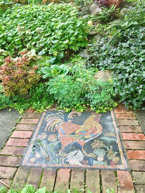 18 Mosaic Garden Art Ideas You'll Love