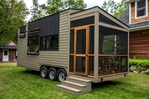 Veteran carpenter builds gorgeous tiny home that boasts impressive wood working and screened-in ...