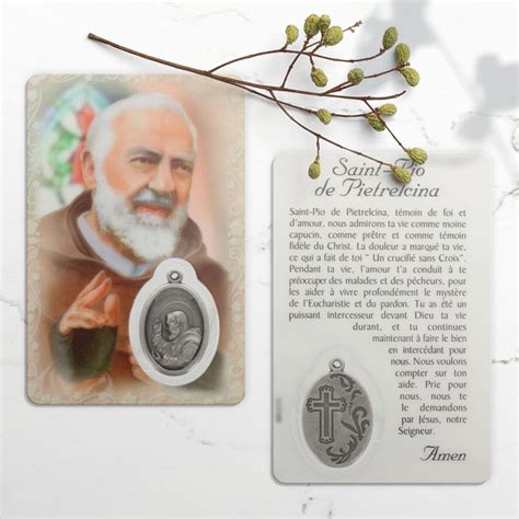 Padre Pio prayer card with medal - religious pictures language French