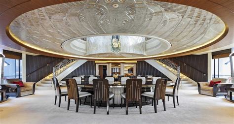 The dinning room on a mega-yacht. : pics