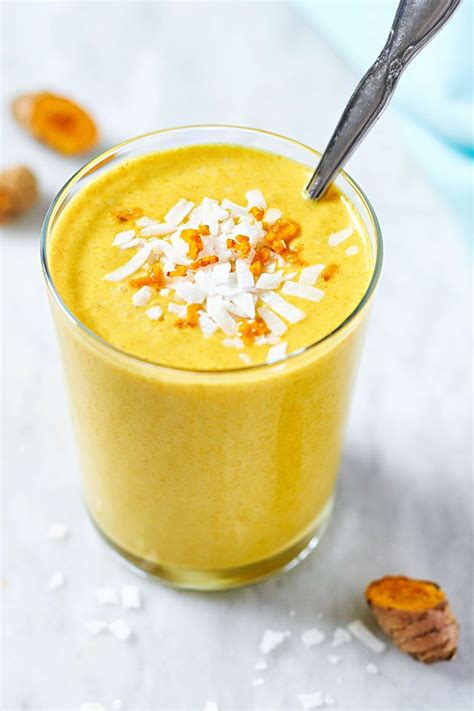 Creamy Banana Turmeric Smoothie Recipe — Eatwell101