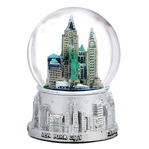 New York Skyline Snow Globe 3.5 Inches