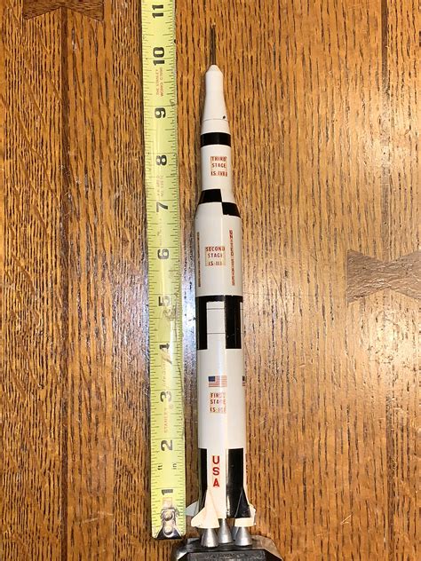 Is this Saturn V rocket model complete? - collectSPACE: Messages