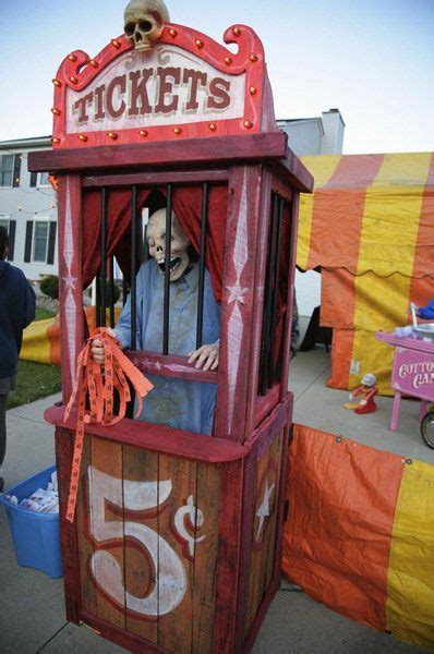 Scary Carnival Booth | Halloween aterrador