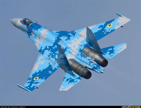 100 - Ukraine - Air Force Sukhoi Su-27 at Kiev - Gostomel | Photo ID ...