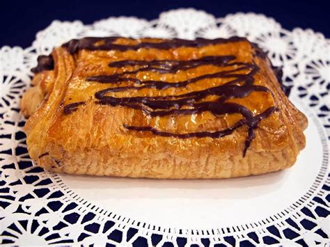 Chocolate Croissant – Desserts By Gerard