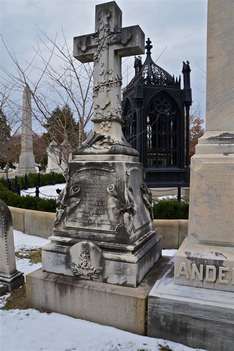 Very detailed headstone in Presidents' Circle of the Hollywood Cemetery ...