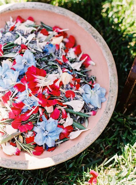 25 Unique Ways to Decorate Your Wedding With Flower Petals