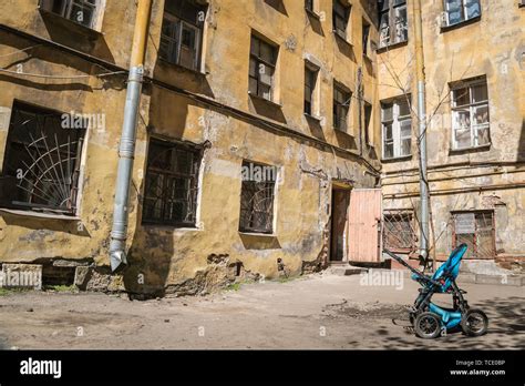 Petersburg slums hi-res stock photography and images - Alamy