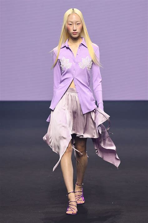 7 Seoul Fashion Week Runway Trends That Define Cool Style | Who What Wear