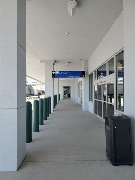 ORLANDO SANFORD INTERNATIONAL AIRPORT - SFB - 193 Photos & 223 Reviews - Airports - 1200 Red ...