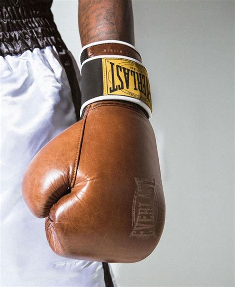 Everlast 1910 Classic Boxing Gloves in Vintage Brown