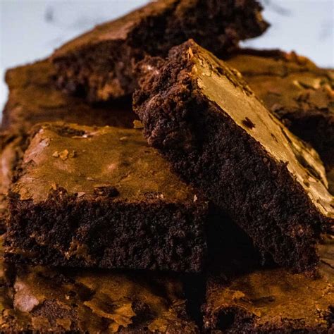 Ultimate Gooey Chocolate Brownies Recipe – State of Dinner